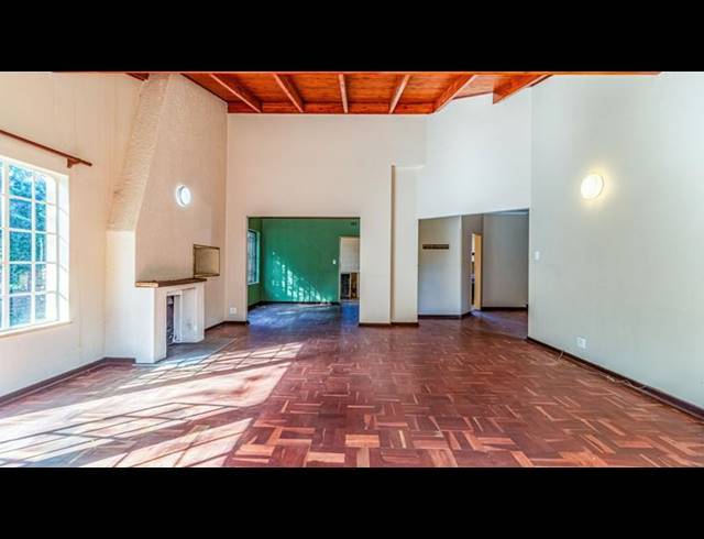 4 BEDROOM HOUSE FOR SALE IN LOMBARDY EAST